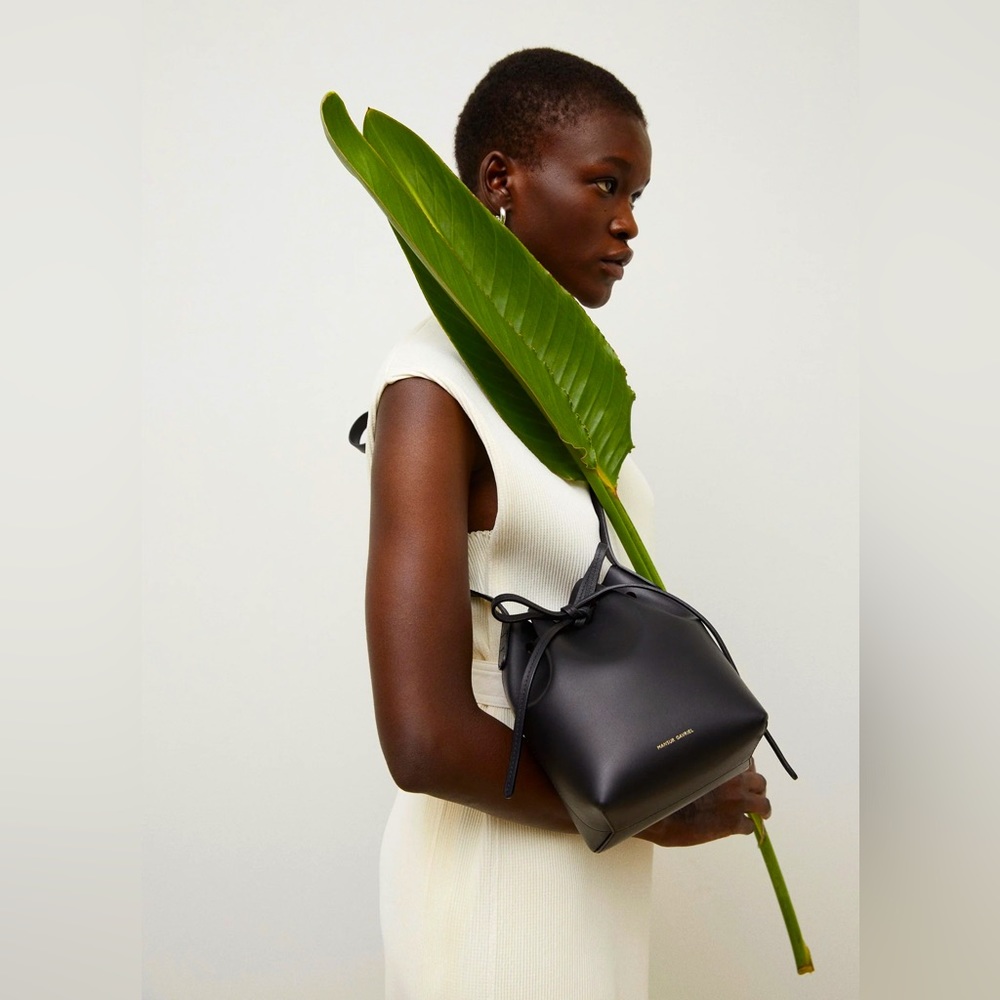 Mansur Gavriel Mini mini bucket bag in Black/Flamma